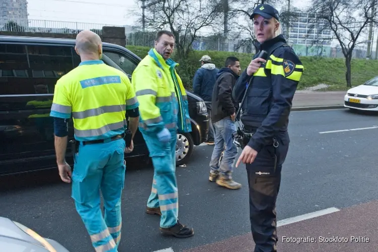 Automobilist in Rotterdam overleden na aanrijding met bus