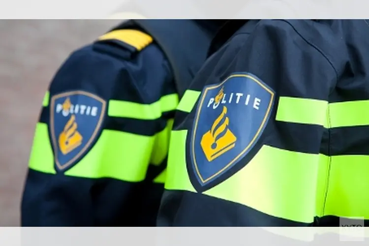 15-jarige Rotterdammer aangehouden voor gooien zwaar vuurwerk naar agenten