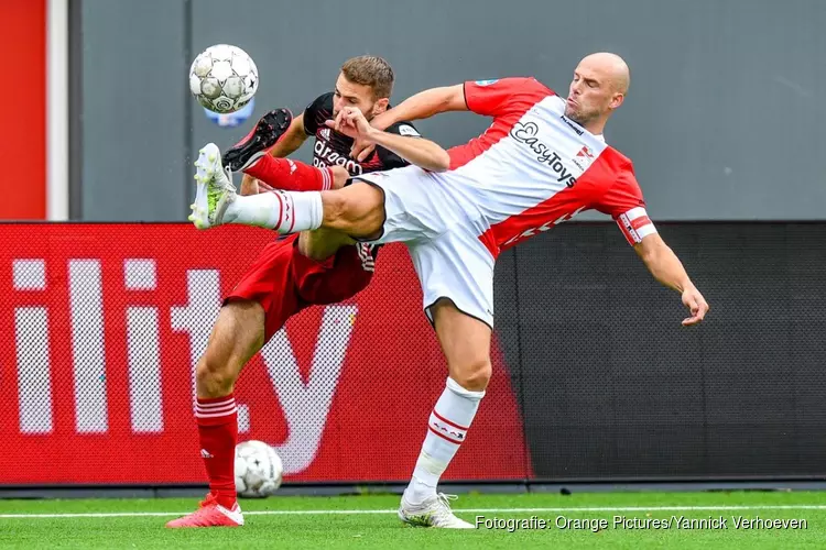 Feyenoord in extremis langs tien man van FC Emmen