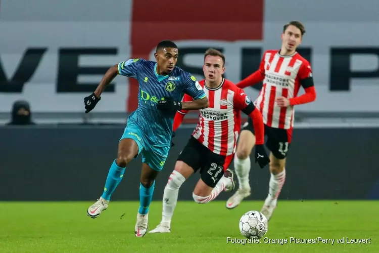 PSV komt met de schrik vrij tegen Sparta