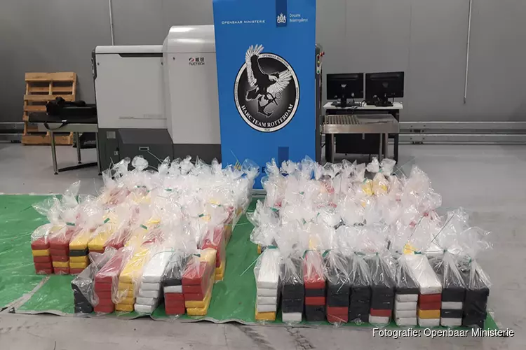 Douane onderschept 1064 kilo cocaïne, 3 verdachten aangehouden