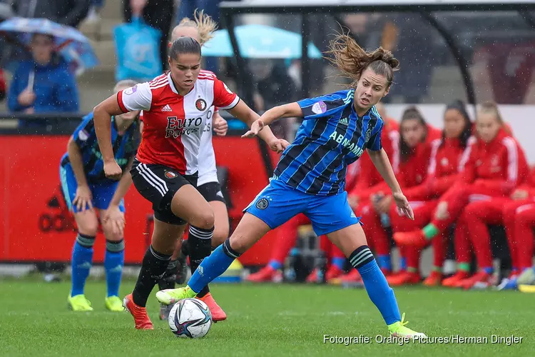 Sterk Feyenoord klopt Ajax in "vrouwenklassieker"