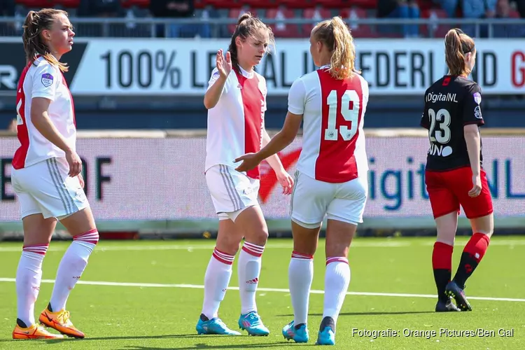 Ajax vrouwen naar monstercore bij Excelsior