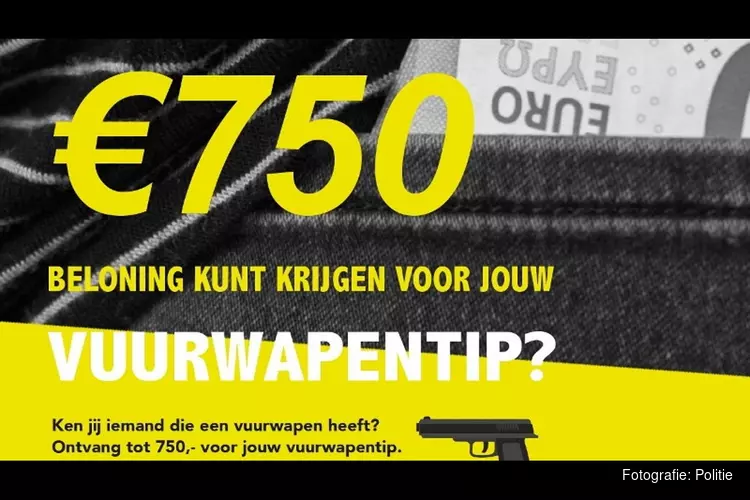 Zeven aanhoudingen en vier vuurwapens van straat in Rotterdam Zuid
