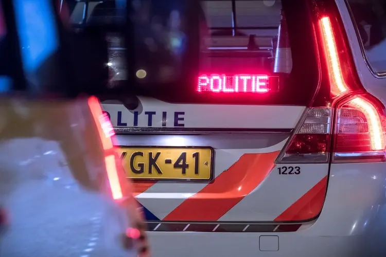 Politie onderzoekt steekincident Karel Doormanstraat