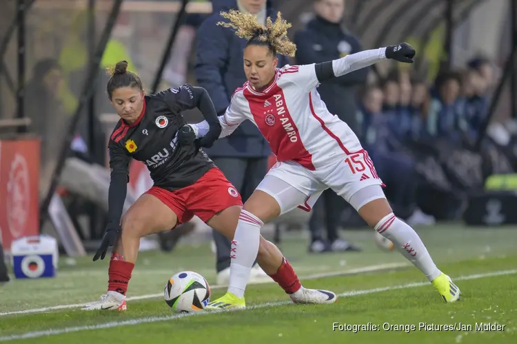 Ajax Vrouwen halen hard uit tegen Excelsior