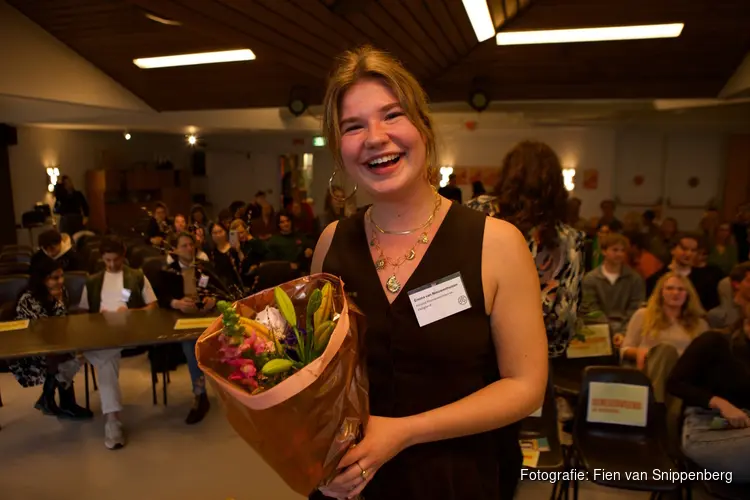 Emma van Nieuwenhuizen (23) verkozen tot nieuwe jongerenvertegenwoordiger Mensenrechten en Veiligheid