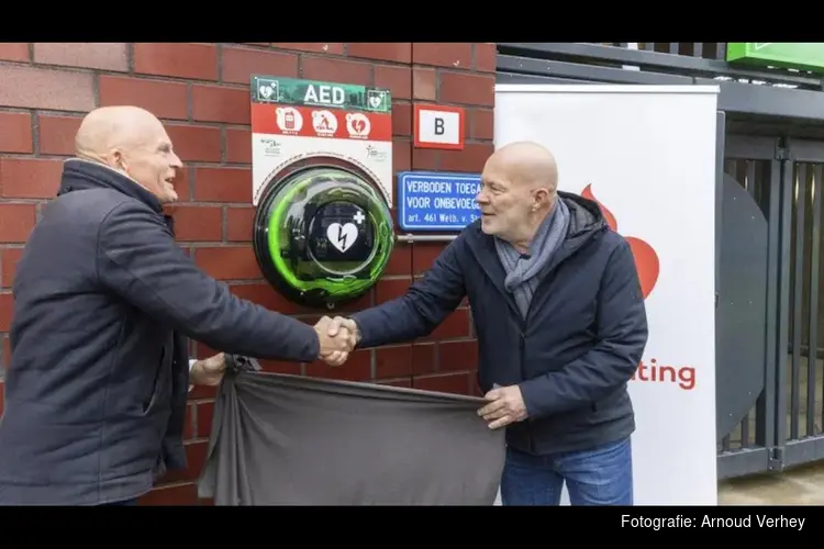 17 nieuwe AED’s in de stad